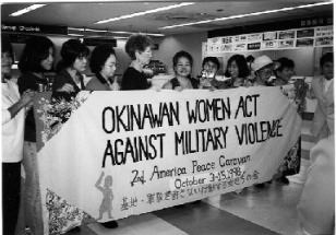 Okinawenses contra la violencia