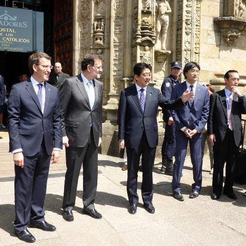 Shinzo Abe con Mariano Rajoy en España (foto gobierno de Japón)
