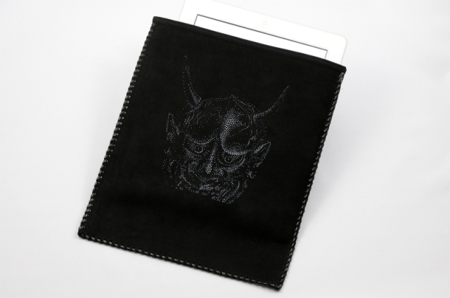 Funda para tablet (foto http://nishimura-yuzen-chokoku.com)