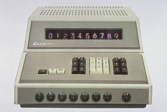 Primer calculadora con función de memoria (foto Casio)